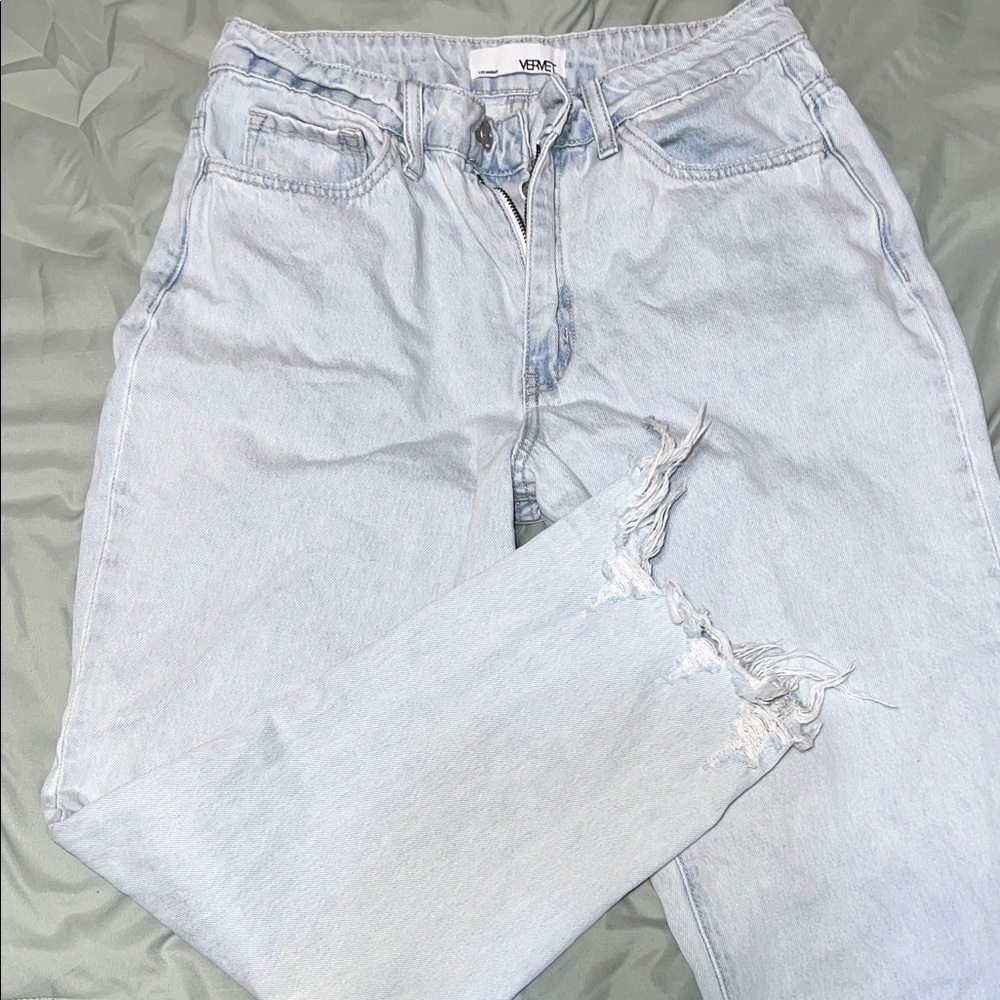 VERVE Light Wash Relaxed Women’s Jeans with Raw Hem